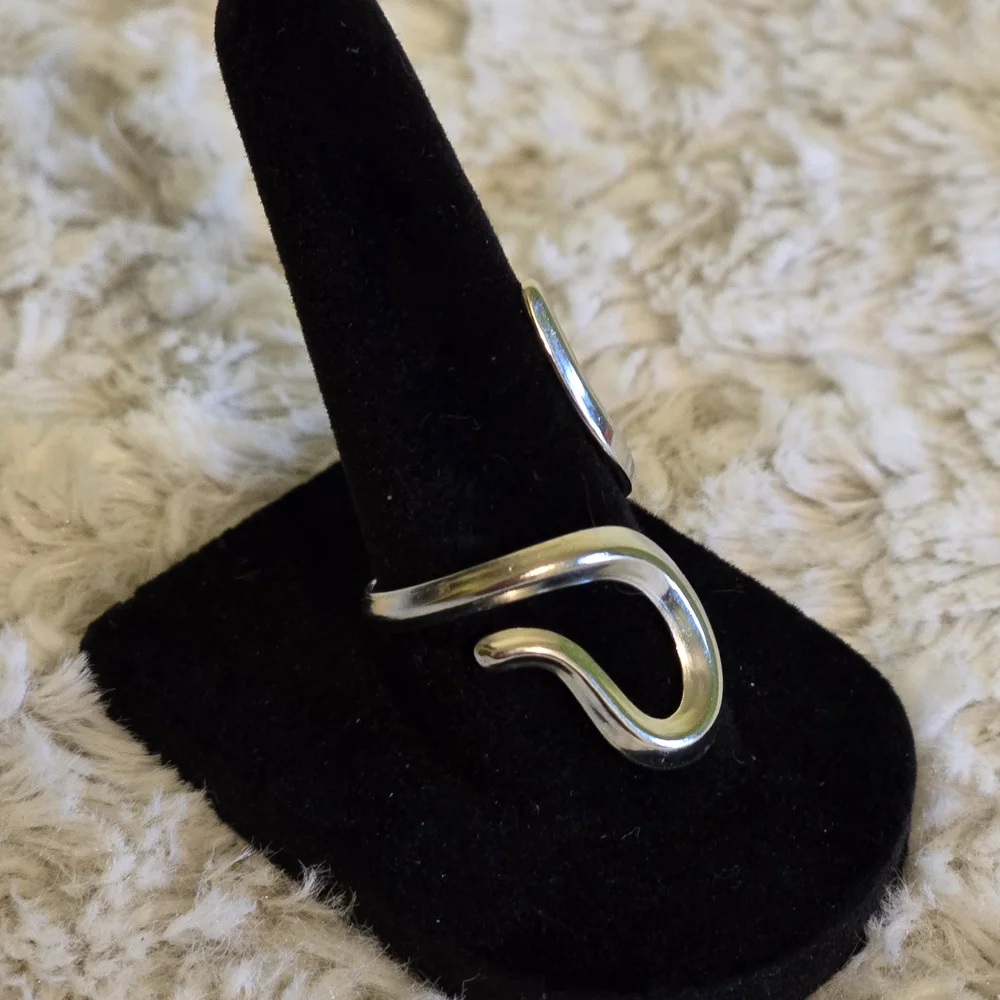 Stainless Steel White Gold Overlay Asymmetrical Adjustable‎ Wave Ring Sz 6-9 NWT